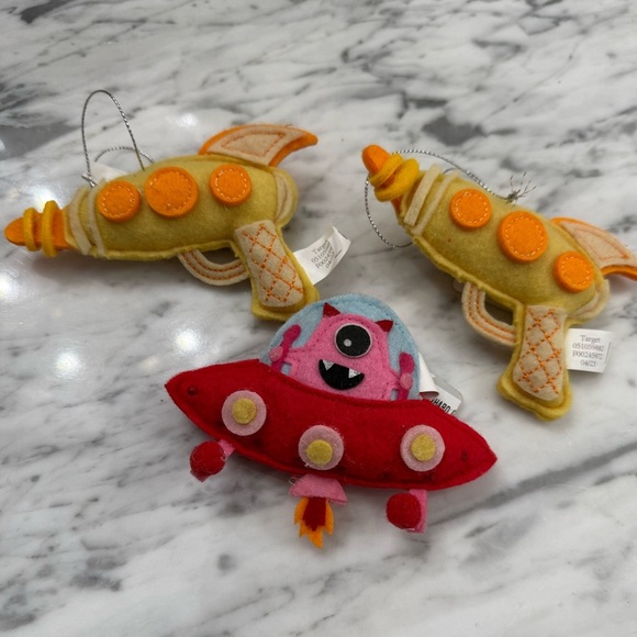 NWT Colorful Spaceship Alien Futuristic Felt Ornament Set - Picture 2 of 2